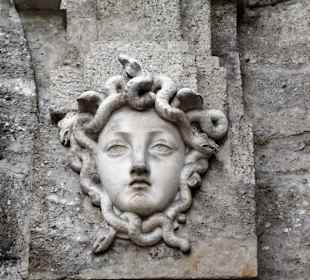Medusa am Pfeiler des Siegmundstores