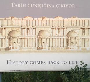 Kulturhistoischer Wiederaufbau: The Agora Bath