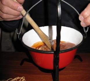 Feuersuppe scharf - nett präsentiert