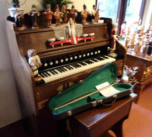 Im 1. Räuchermann Museum