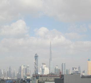 Burj Khalifa aus der Metro