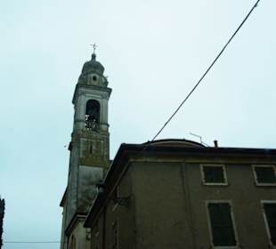 Auch in der Schweiz der selbe Kirchenbau