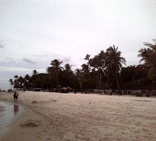 Budenbesitzer im Hintergrund