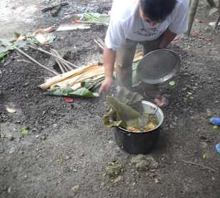 Bei einer Maya - Familie. 