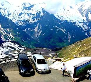 Passen ca. fünf  PKW hin