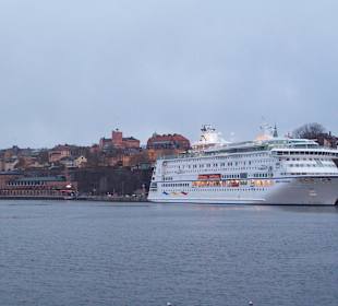 Fährschiffe an Stockholms Hafen