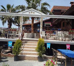 Dennis Bar mit neuer Terrasse... einfach schön