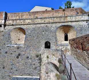Auf dem Wehrgang des Fort Liberia