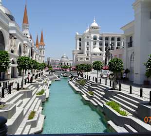 Einkaufsmöglichkeiten im Freien, Leganes Hotel