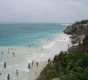 Blick von oben auf die Badebucht