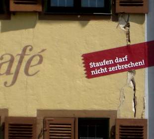 Risse im Cafe