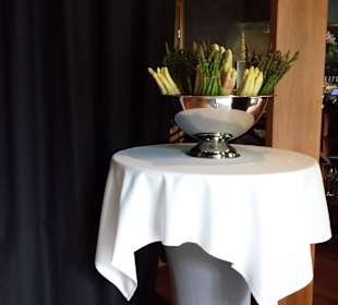 Kafe Zielony Niedźwiedź w środku