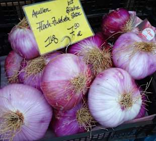 Rundgang durch die Markthalle am Carlsplatz