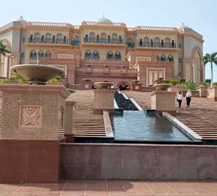 Programmpunkt: Emirates Hotel