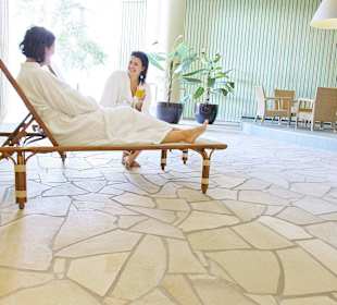 Einfach entspannen bei einem Glas Orangensaft