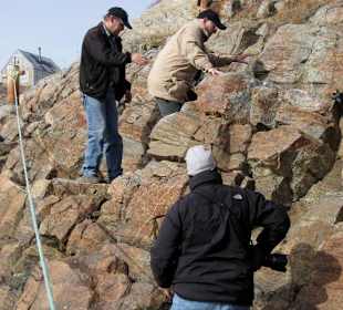Bootsfahrt zwischen Eisbergen