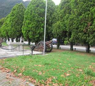 An der Seepromenade Dongo