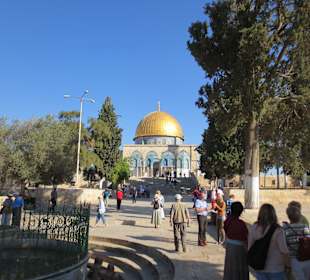 Hauptzugang von der Moschee aus