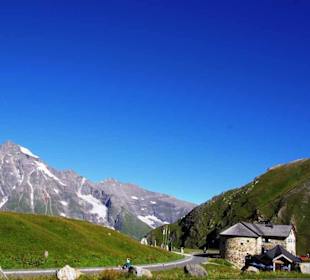 Gipfel mit Naturkundehaus