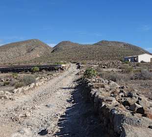 Weg hinunter vom Gipfel