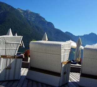 Schöne Sonnenstühle Promenade