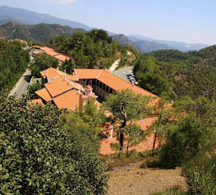 Straße zum Felsengrab