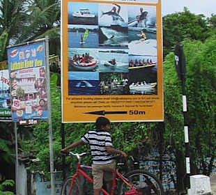 Schild " Div. Bootsausflüge " 