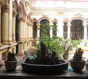 Blick in den Innenhof des Tempels Vina Trang.