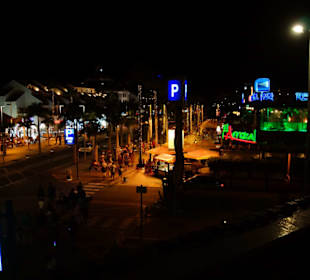 Avenida de Las Américas Nightlife