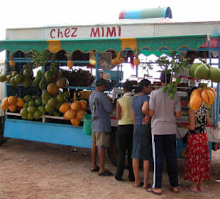 Obsthändler am Strand/Flic en Flac