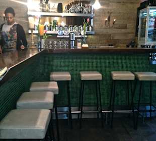 Meergrüne Bar im Café Ringelnatz