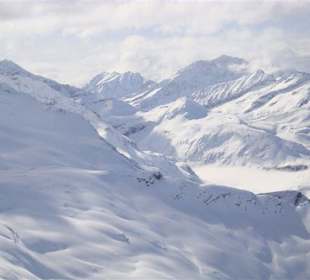 Die Gipfel im Morgennebel