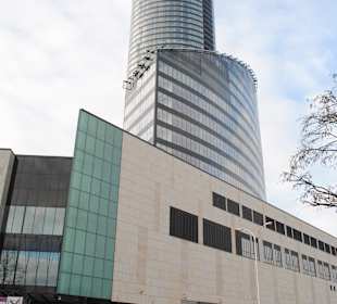 Widok od ul. Szczęśliwej.