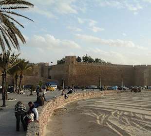 Medina von der Strandpromenade