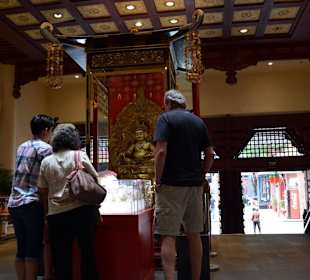 Buddha Tooth Relic Temple