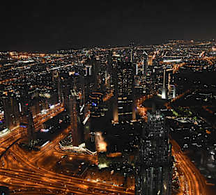 Dubai am Abend vom Burj Khalifa