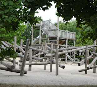Kletterspielplatz im Park der Gärten