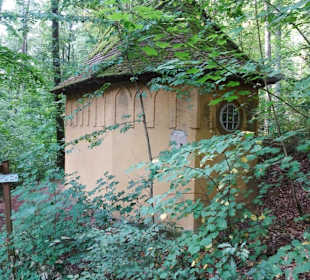 Die Totenkapelle im Landschaftsgarten Bettenburg
