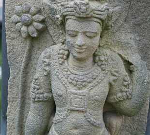 Płaskorzeźba na jednej ze świątyń w Yogyakarcie