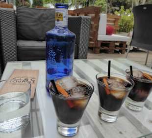 Nette Bar in Cambrils am Park/ lecker Vermuth