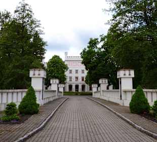 Zespół Pałacowo-Parkowy w Starejwsi