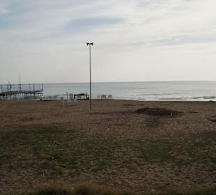 Auch im Winter, Obststand am Strand
