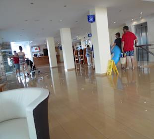 Foyer im Hotel Marina Corfu und Scorpio