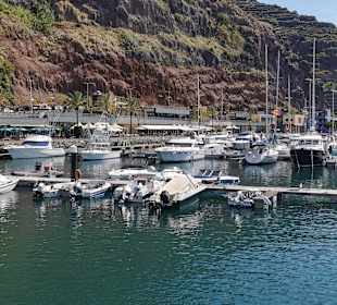 Yachthafen Calheta