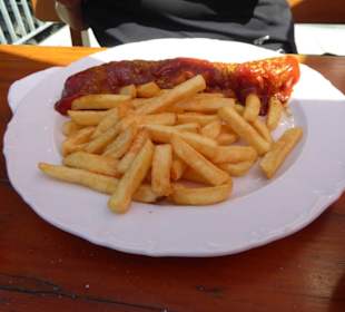 Currywurst sieht auch lecker aus