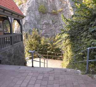 Auf dem Weg zur Höhle