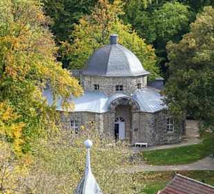 Blick von der Burg auf den Morgenländischen Bau