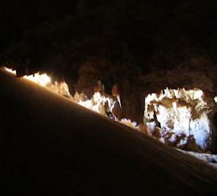 Djara Cave (Höhle-Hügel)
