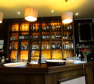 Der Bar-Bereich der Ouzeria