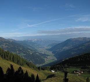 Ausblick von der Bergstation ins Tal